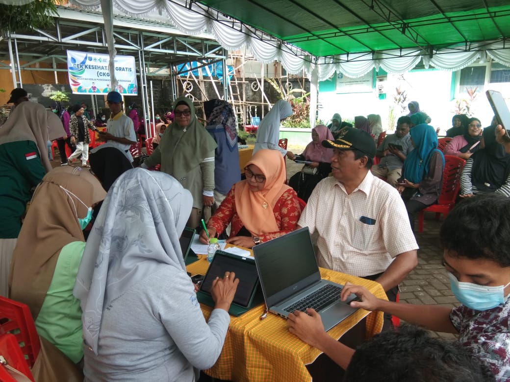 Warga Antusias Ikut Program Pemeriksaan Kesehatan Gratis di Ternate Utara